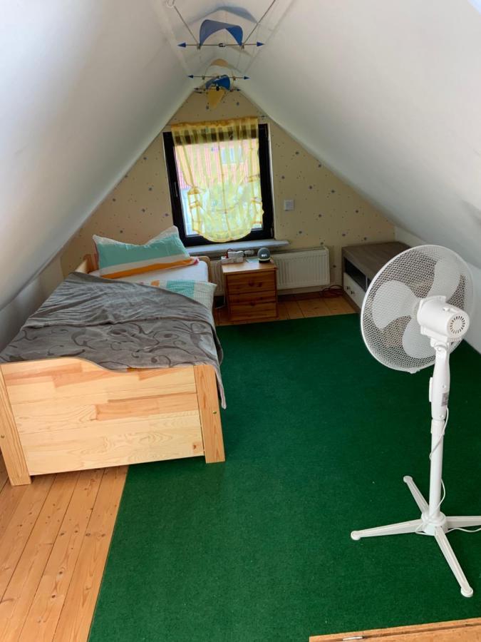 Ferien/ Monteurzimmer Mit Gemeinsam Wozi, Kue, Bad, Wlan Magdeburg Dış mekan fotoğraf